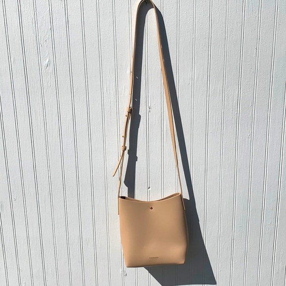 Samara Nude crossbody NWOT - Picture 1 of 11